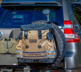 Túi đựng đồ ARB treo trên lốp sơ cua